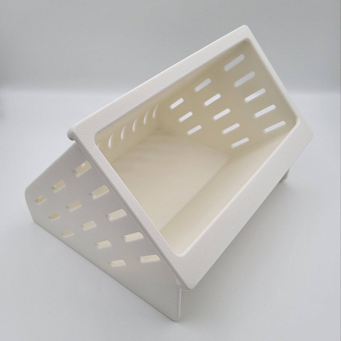 Open Air Hay Feeder - Cotton Candy Collection Coconut White